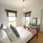 Infinite Blue- 2bdr Panoramic Sea View & Pool Apartamento Peyia