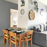 Infinite Blue- 2bdr Panoramic Sea View & Pool *